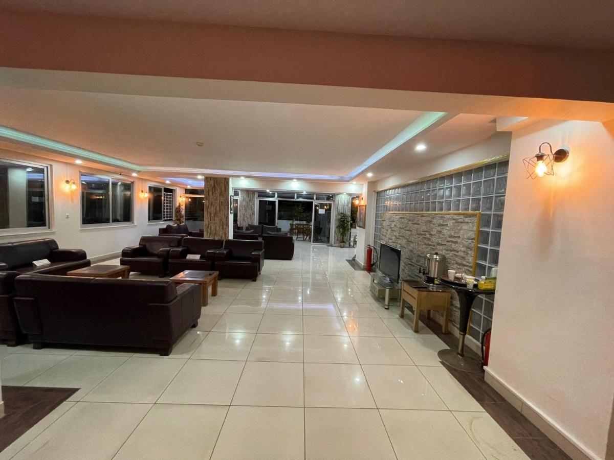 Denizhan Hotel Antalia Esterno foto