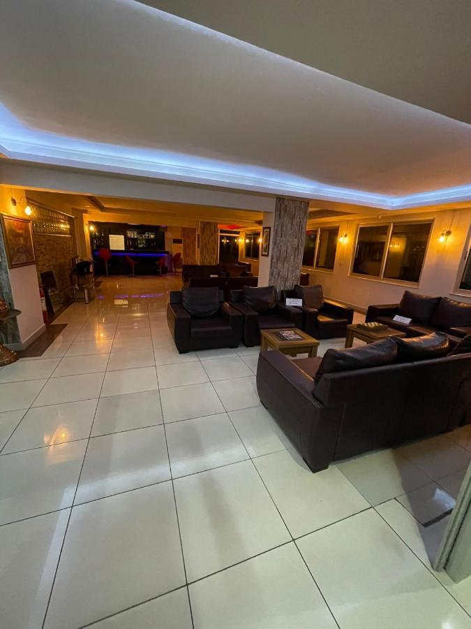 Denizhan Hotel Antalia Esterno foto