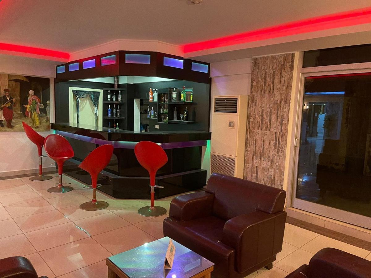 Denizhan Hotel Antalia Esterno foto