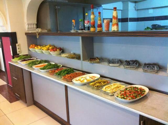 Denizhan Hotel Antalia Esterno foto