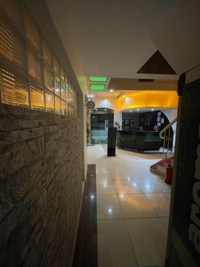 Denizhan Hotel Antalia Esterno foto