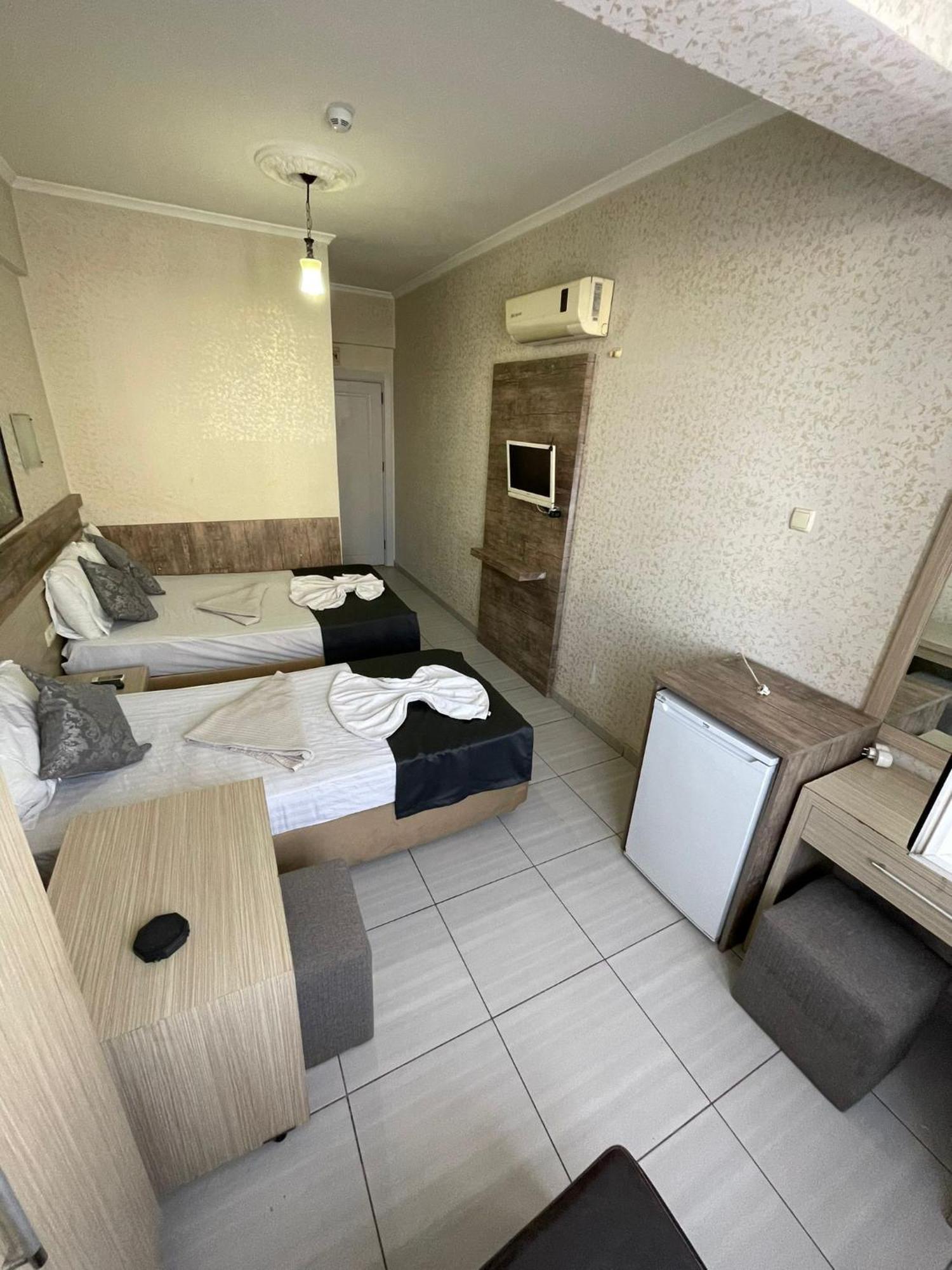 Denizhan Hotel Antalia Esterno foto
