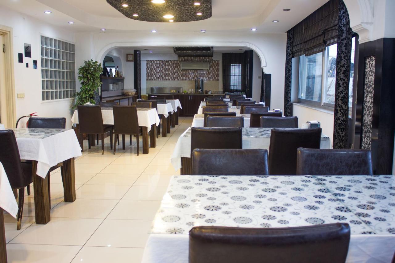 Denizhan Hotel Antalia Esterno foto